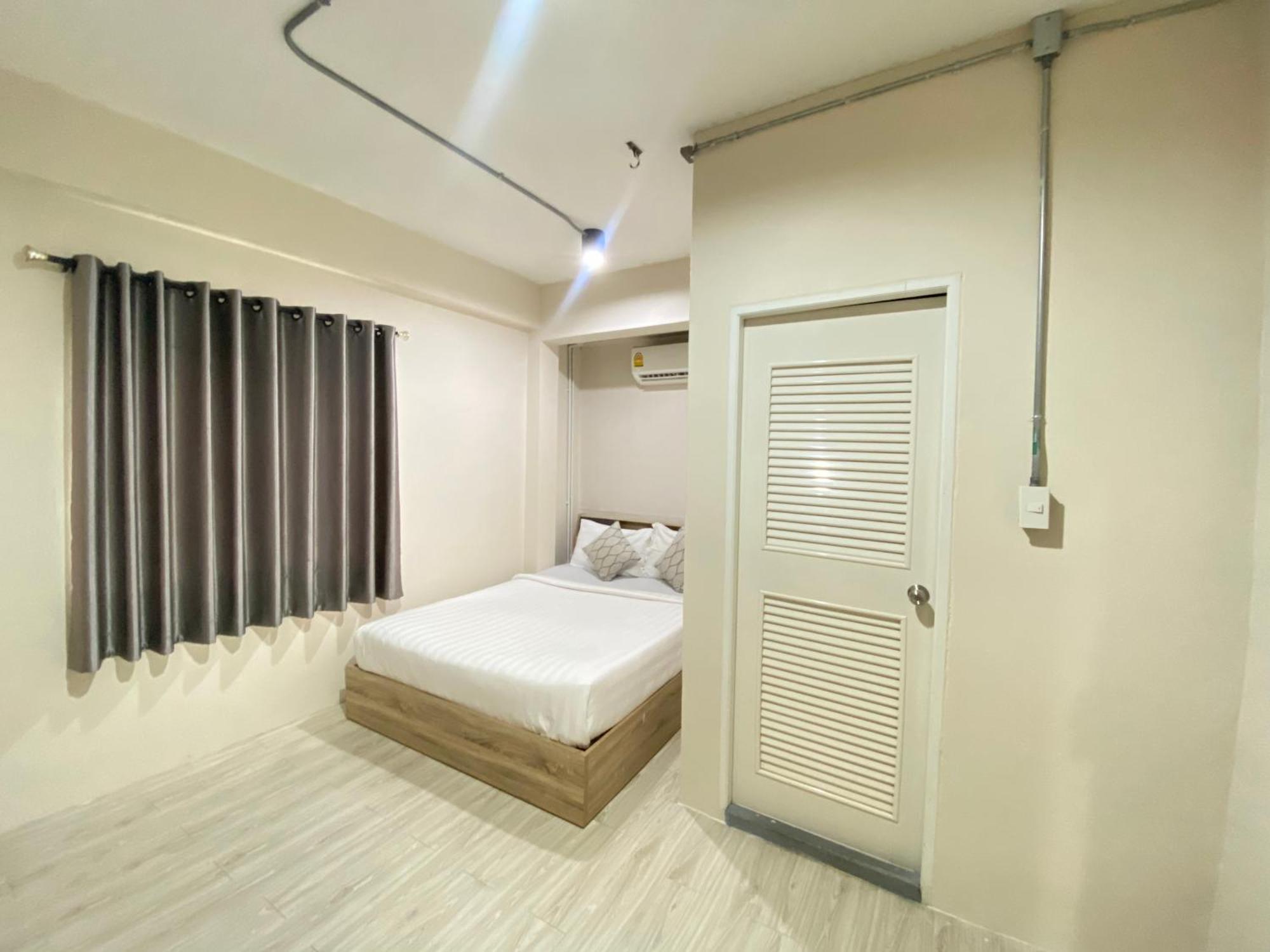 סוראט תאני ซับรูมโฮเทล Subroom Hotel מראה חיצוני תמונה